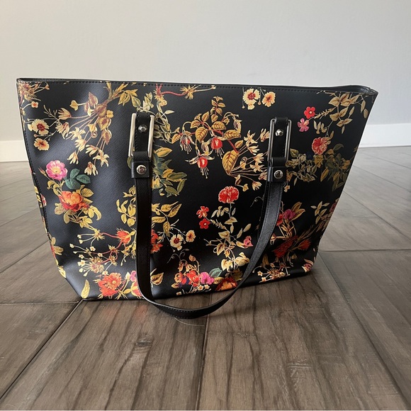 Disney AliceThrough the Looking Glass Collection Coleen Atwood Tote - Picture 2 of 10